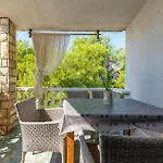 Gorgeous Apartment In Vir With Wifi Apartment Vir