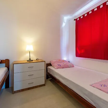 شقة Gorgeous Apartment In Vir With Wifi